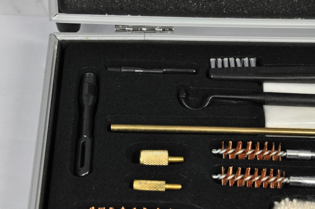 28pcs/set Universal Gun Cleaning Kit Rifle Shotgun Pistol Brush Mop Rod Set 